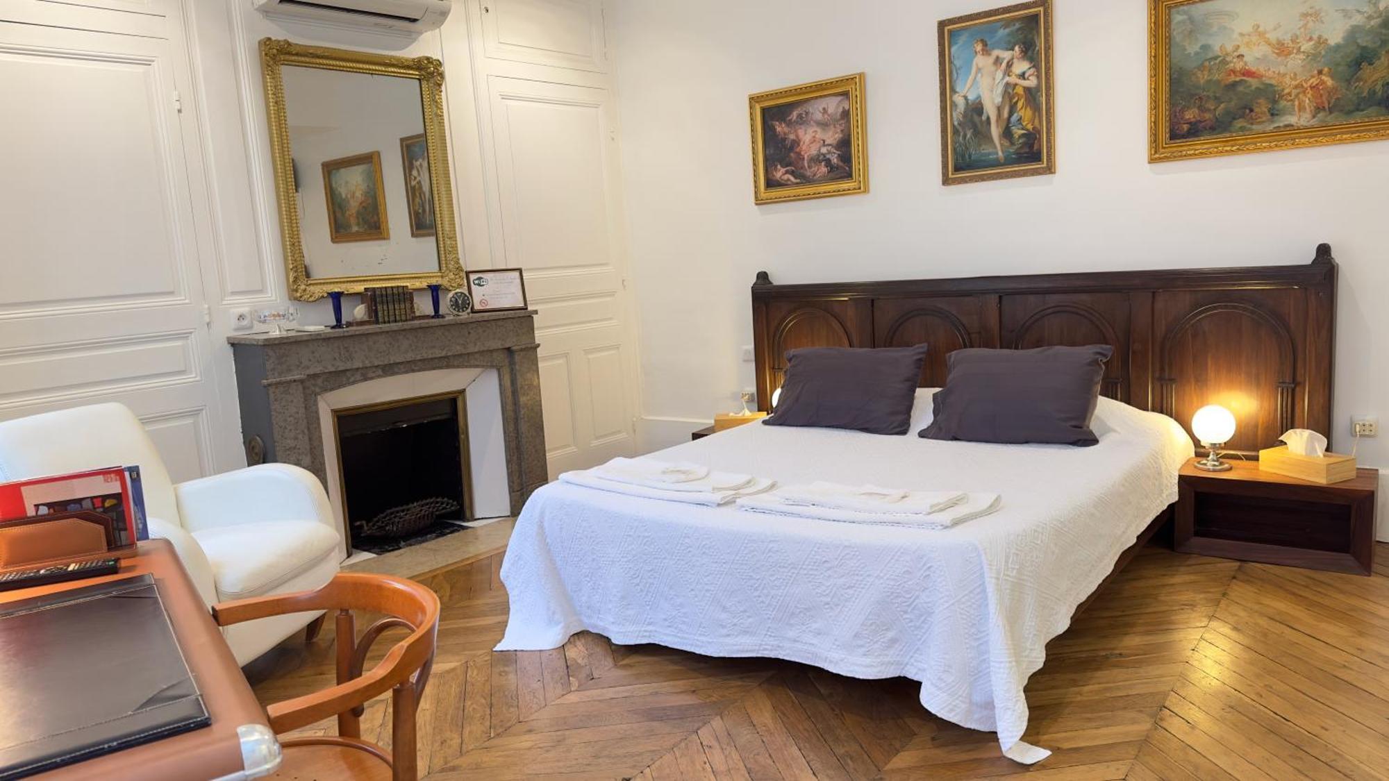 Chambre De Charme Au Coeur Du Vieux Valence - Confort & Calme Exterior foto