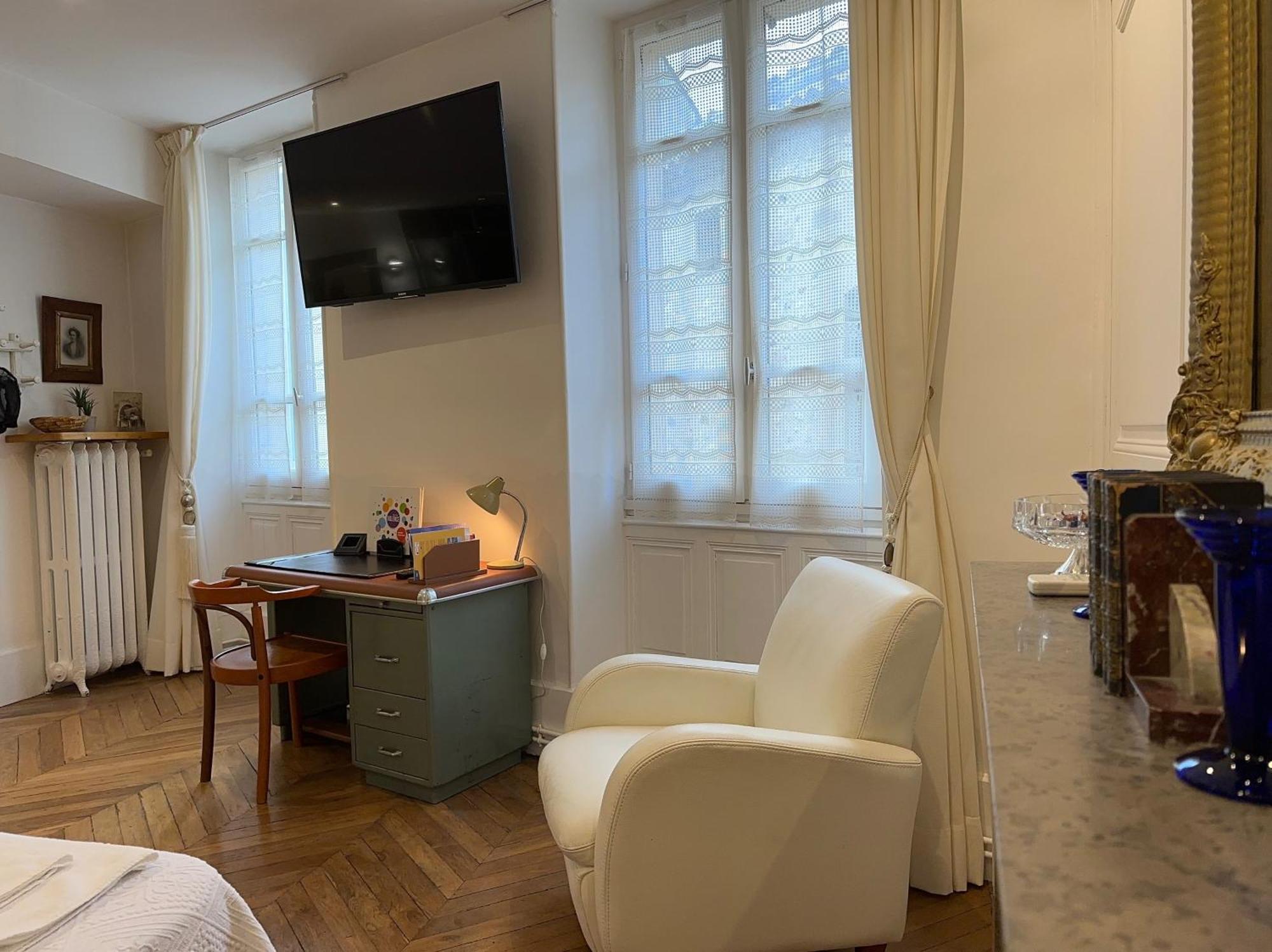 Chambre De Charme Au Coeur Du Vieux Valence - Confort & Calme Exterior foto